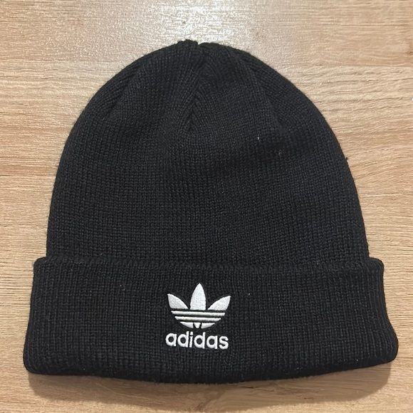 Adidas Beanie - Picture 1 of 2